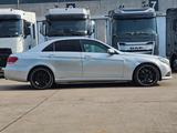 Mercedes-Benz E 350*ACC+*MASSAGE*TOTWINKEL*DYNAMISCHE SITZE - Mercedes-Benz E 350: Silber, Limousine