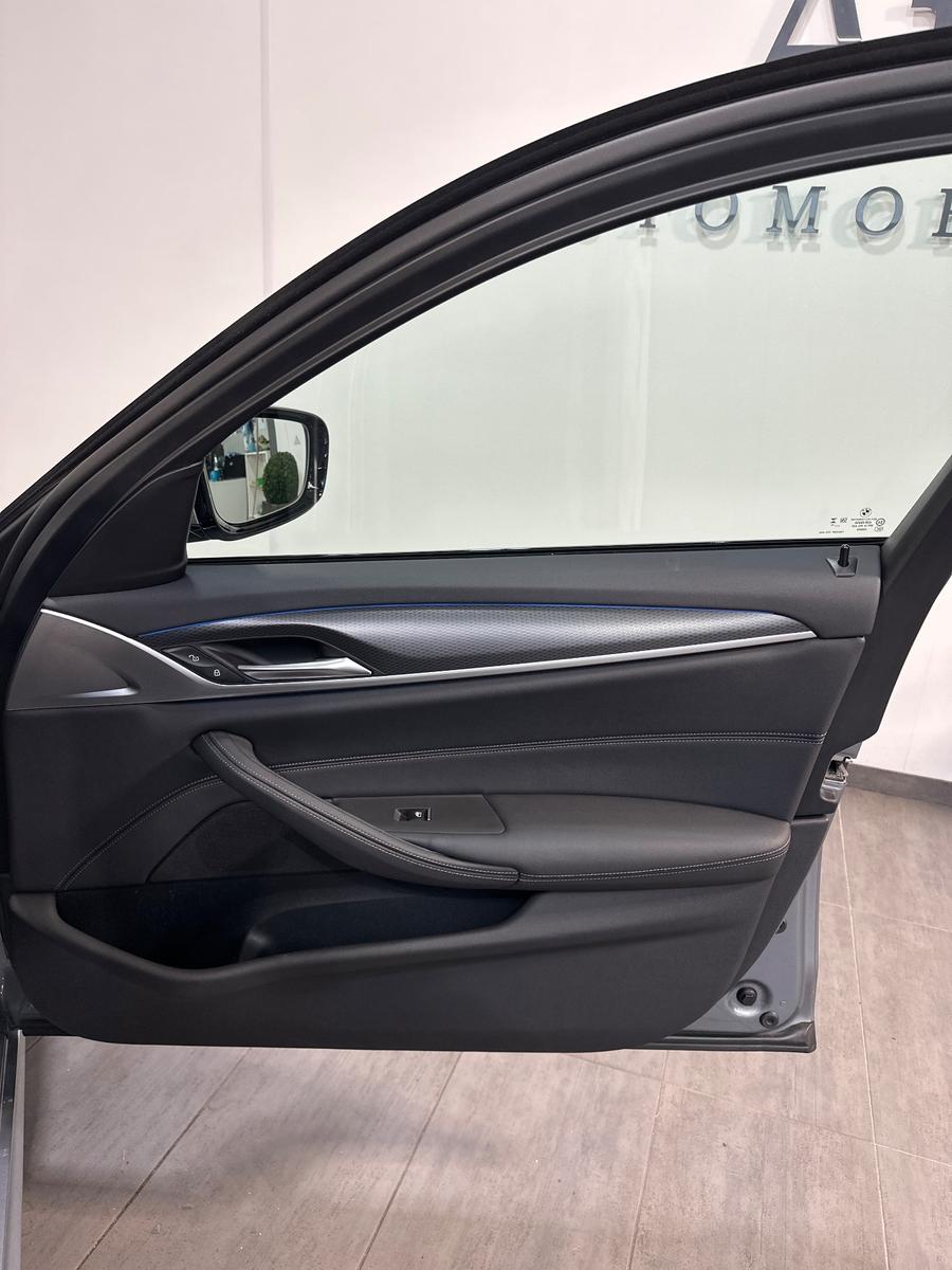 BMW 530 e Touring M-Sport NAV+LED+AHK+ACC+360°+18ZO
