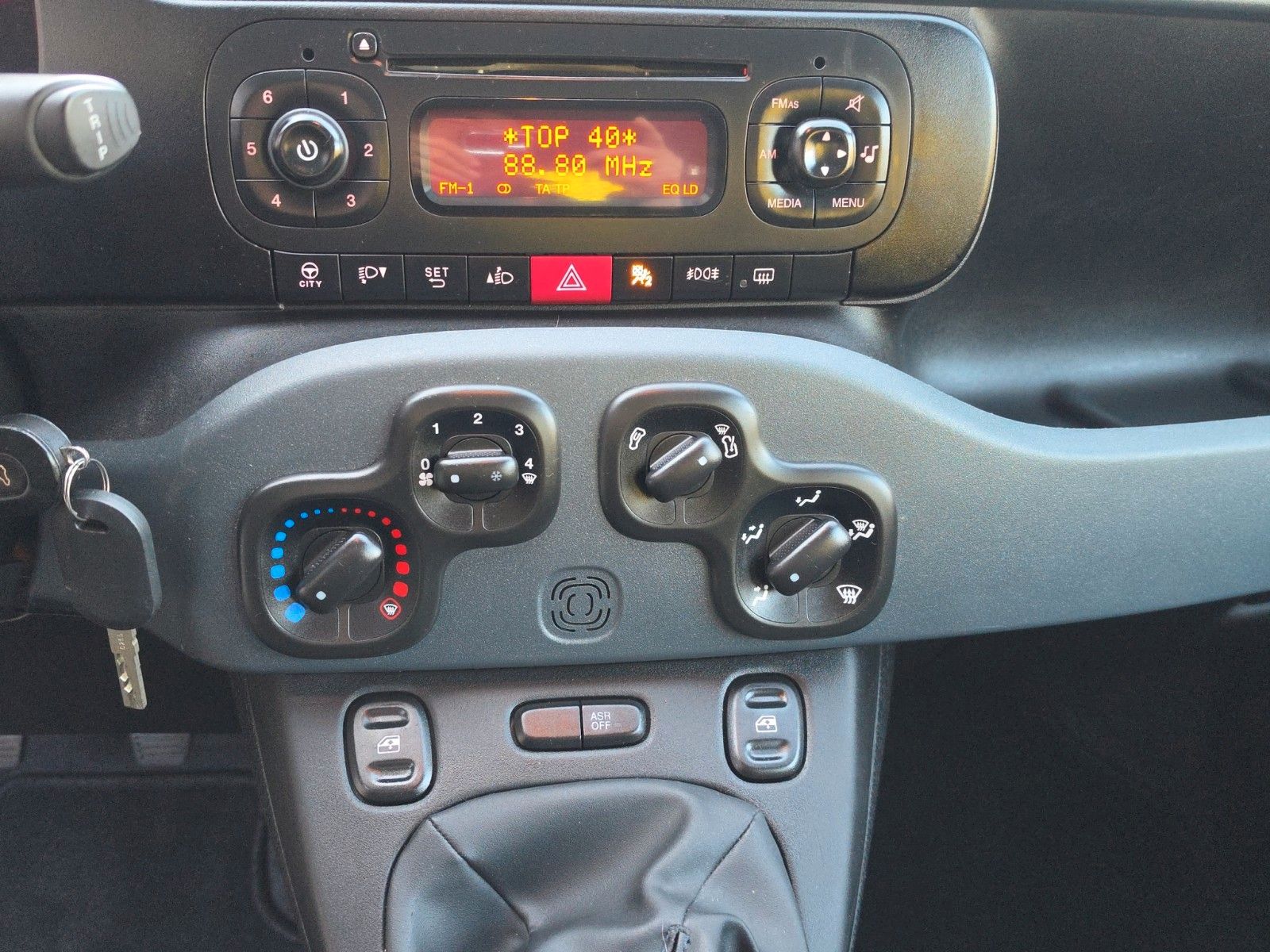 Fahrzeugabbildung Fiat Panda Easy AUS 1.HAND TÜV SERVICE NEU WENIG KM
