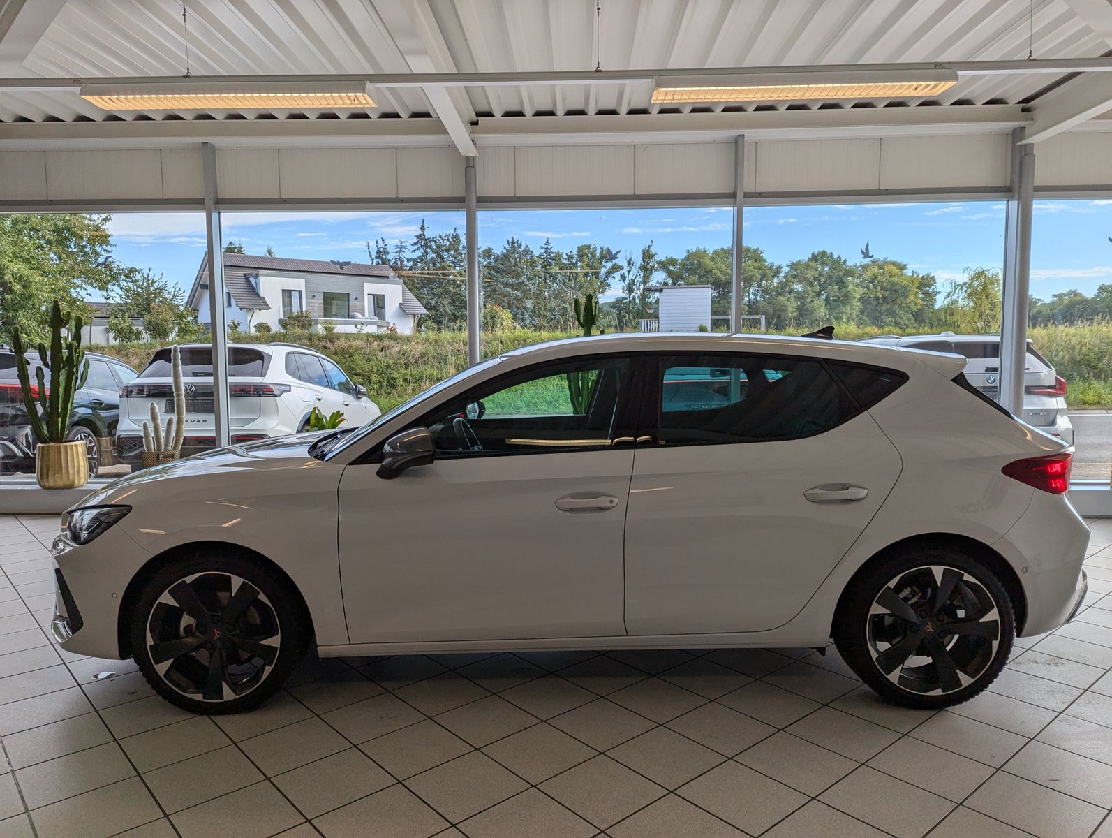 CUPRA Leon 1.5 eTSI Intelligent-Dynamic-Edge-Paket - Image 4