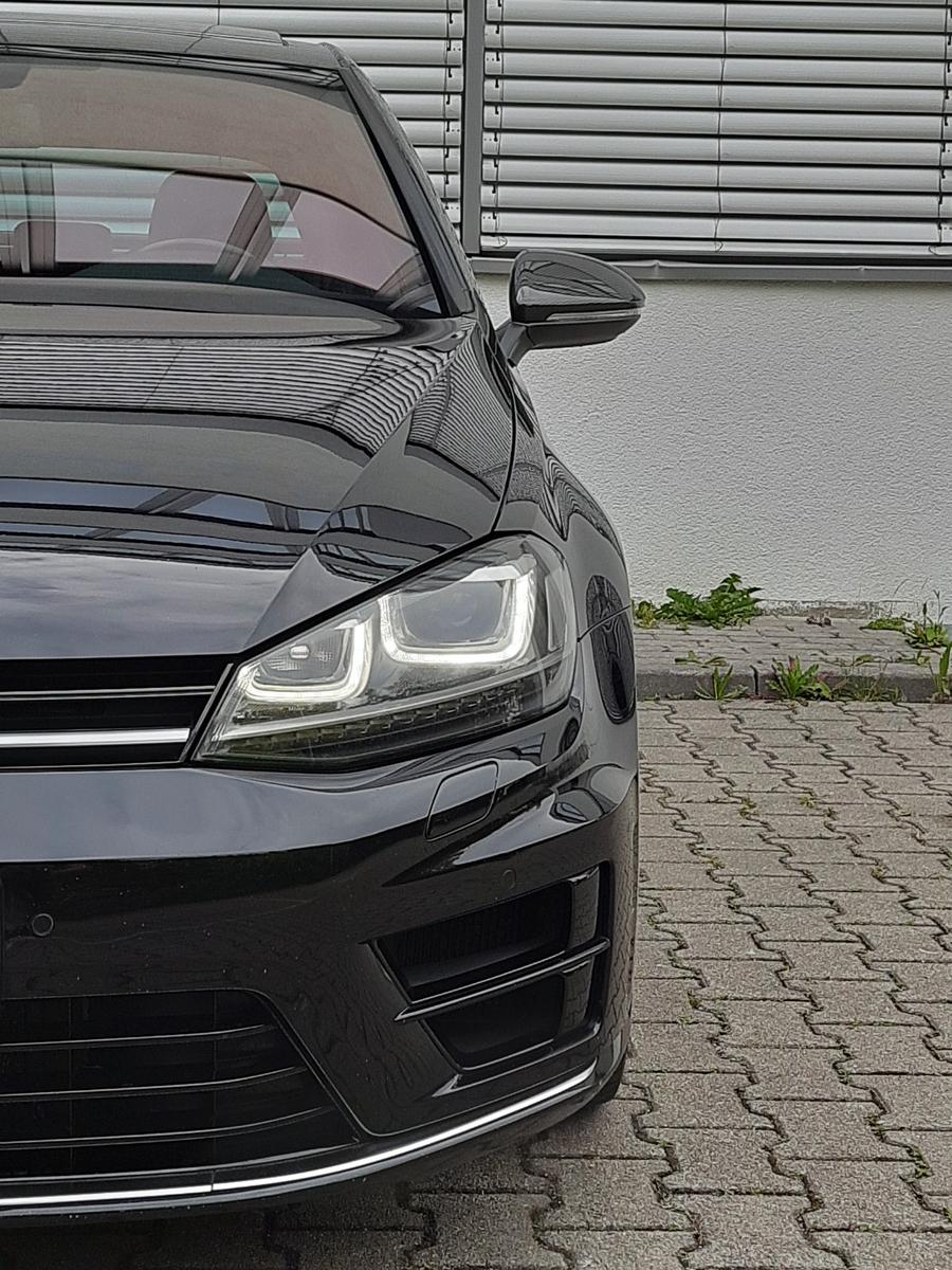 Volkswagen Golf VII Lim. R 4M/Bi-Xen/Pano/DCC/Kam/DynAu/19"