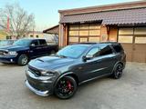 Dodge 6,4 SRT*LPG*BREMBO*TV*AHK*SERVICE NEU*GARANTIE* - graue Dodge Durango