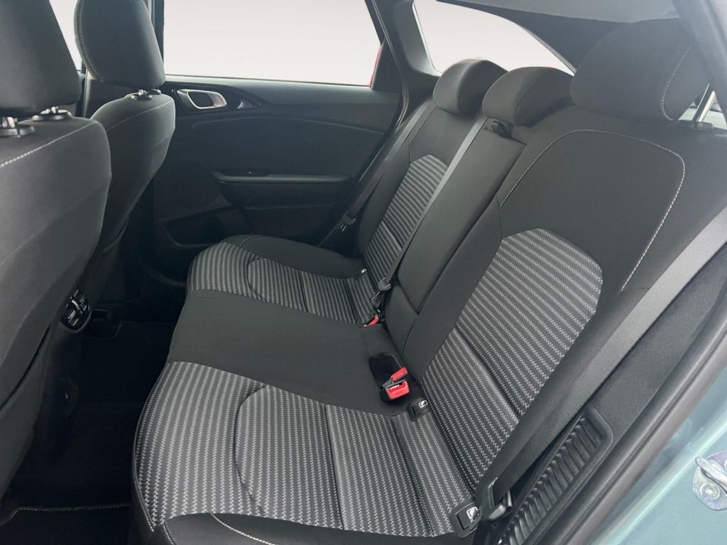 Fahrzeugabbildung Kia Ceed SW 1.6 GDI DCT OPF Plug-in-Hybrid Spirit