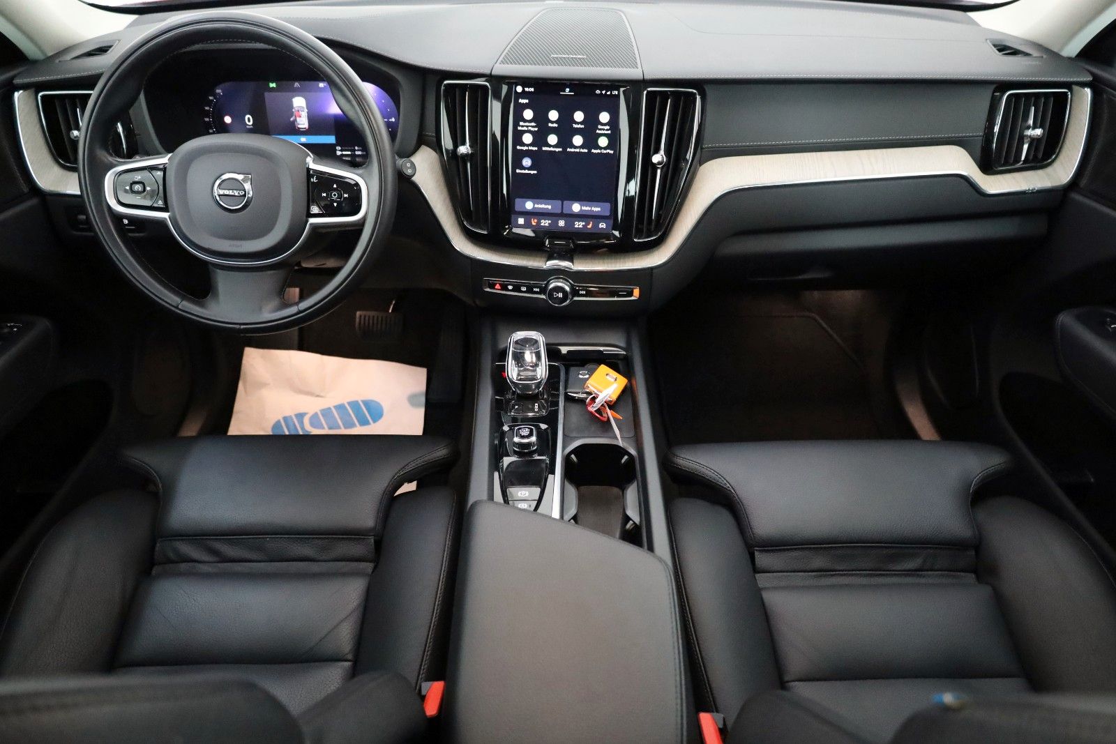 Fahrzeugabbildung Volvo XC60 Plus Bright T6 AWD,Leder,Navi,LED,SH,Panora