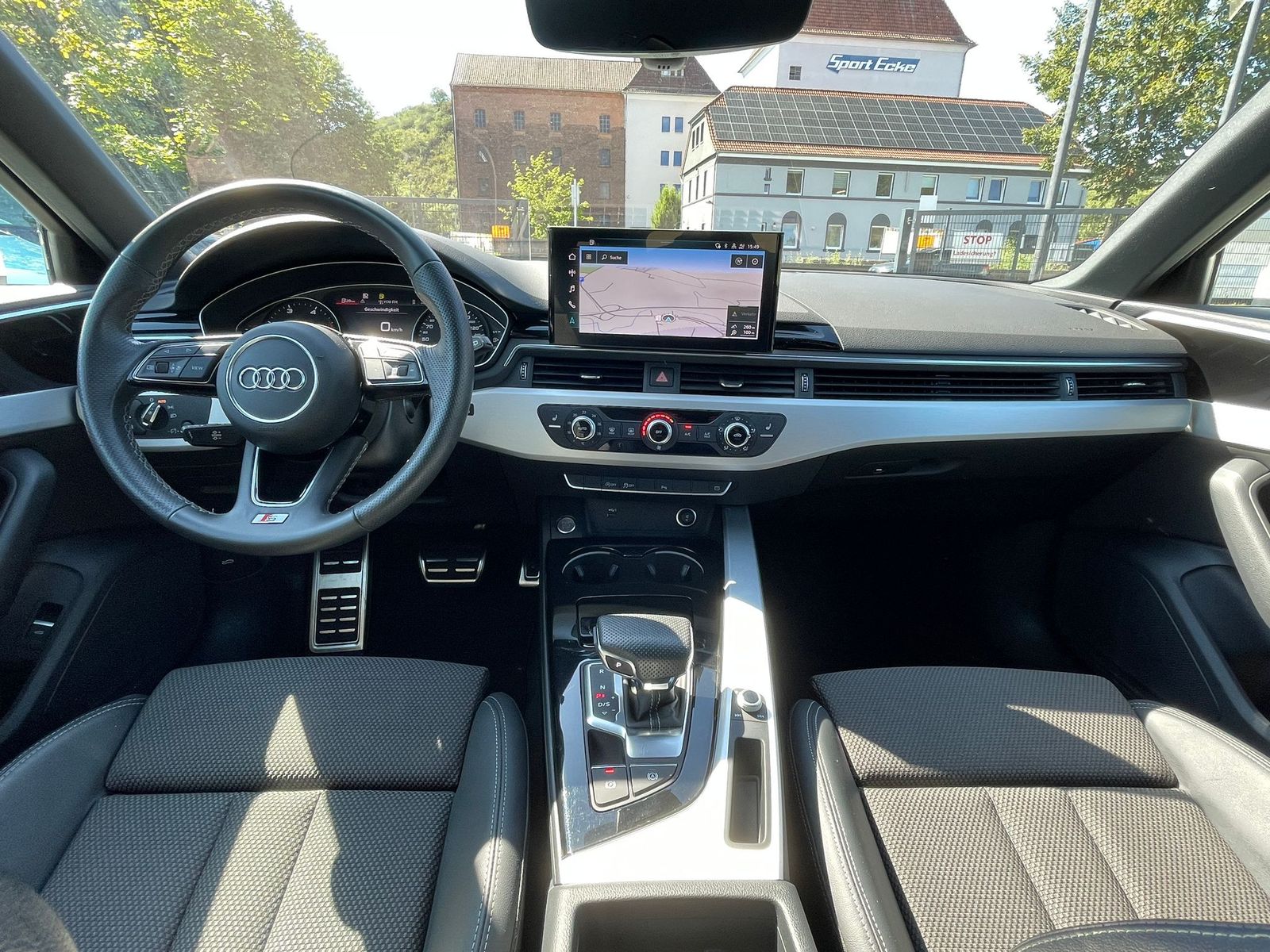 Fahrzeugabbildung Audi A4 2.0 TDI S-LINE MATRIX LED/TEMP/NAVI/SOUND DSP