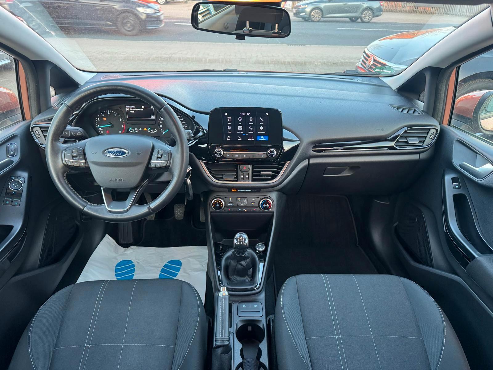 Ford Fiesta Titanium Klima PDC MFL Sitzhzg Allwetter