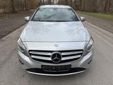Mercedes-Benz A 200 Automatik Xenon Navi MwsT Top Zustand - Mercedes-Benz A 200 mit Benzin-Antrieb: Automatik