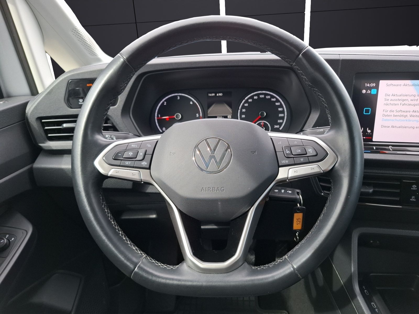 Fahrzeugabbildung Volkswagen Caddy Kombi TDI Basis Navi Klima DAB ACC PDC SH