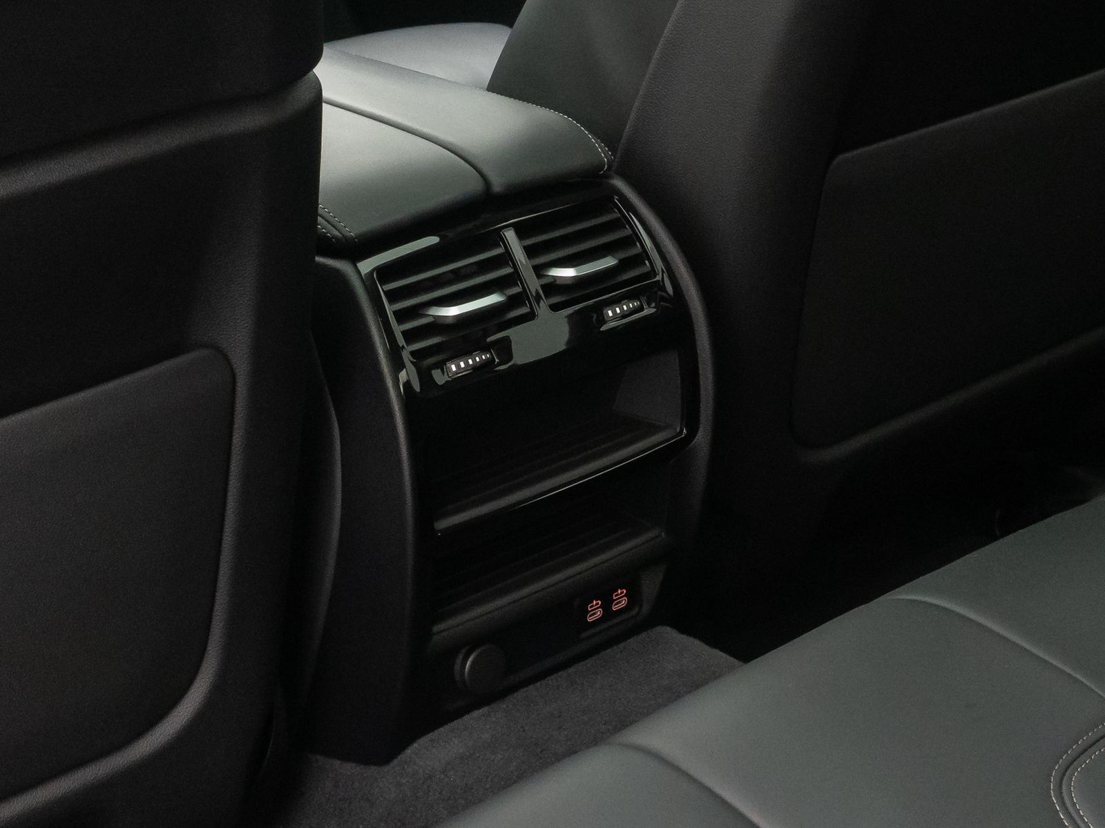 Fahrzeugabbildung BMW 530e xD Luxury Line ACC Kamera DAB H/K HUD Sport