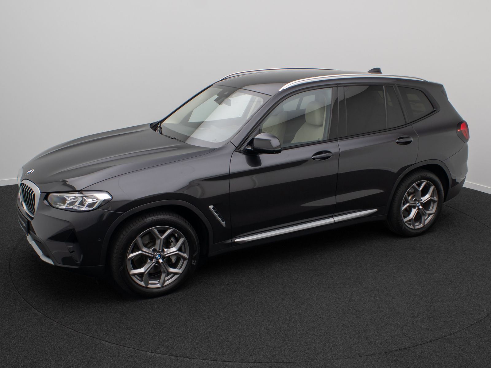 Fahrzeugabbildung BMW X3 xD30d Sport AHK DAB 360° Komfort Leder 19Zoll