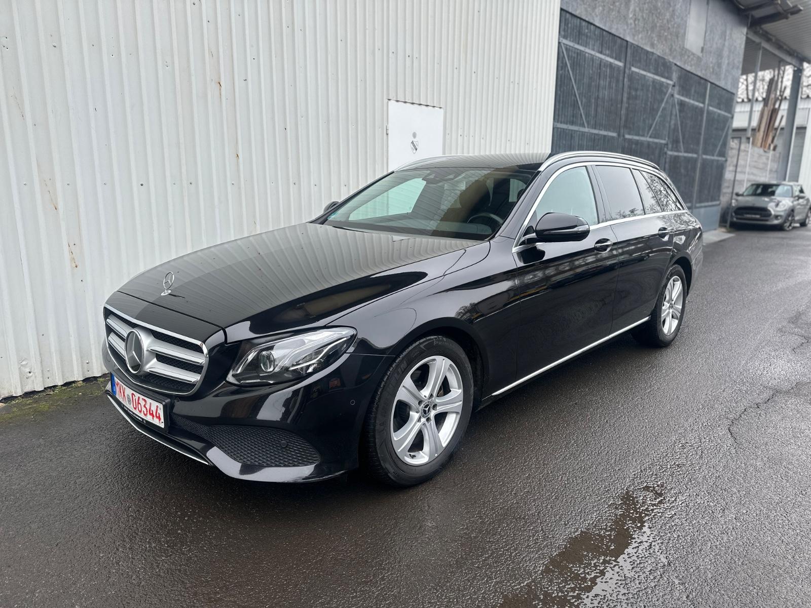 Mercedes-Benz E 220 AHK, Distronic plus,Multibeam,Scheckheft