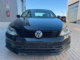 Volkswagen Jetta VI 2.0 TDI BMT Klima PDC Navi Euro6 - Volkswagen Jetta: V6