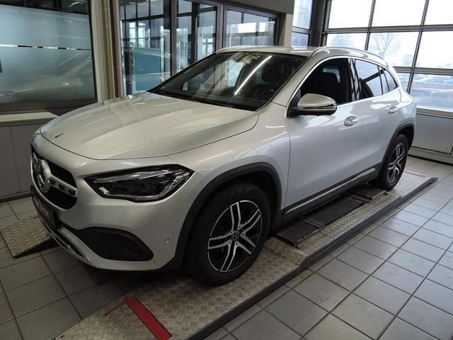 Mercedes-Benz GLA 200 4M Progressive/8G/Multibeam/360°Kamera/