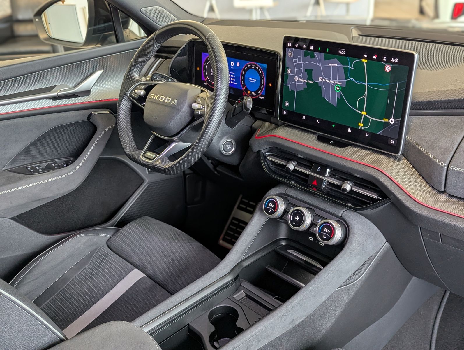 Fahrzeugabbildung SKODA Kodiaq 2.0 TDI Sportline 7-Sitze ACC Memory 20"