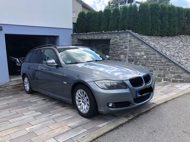 BMW 318i Touring - Facelift