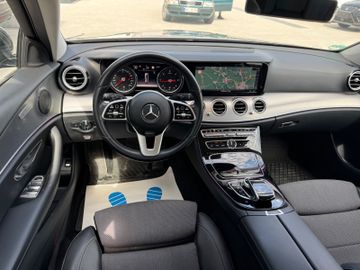 Mercedes E 220 - 11