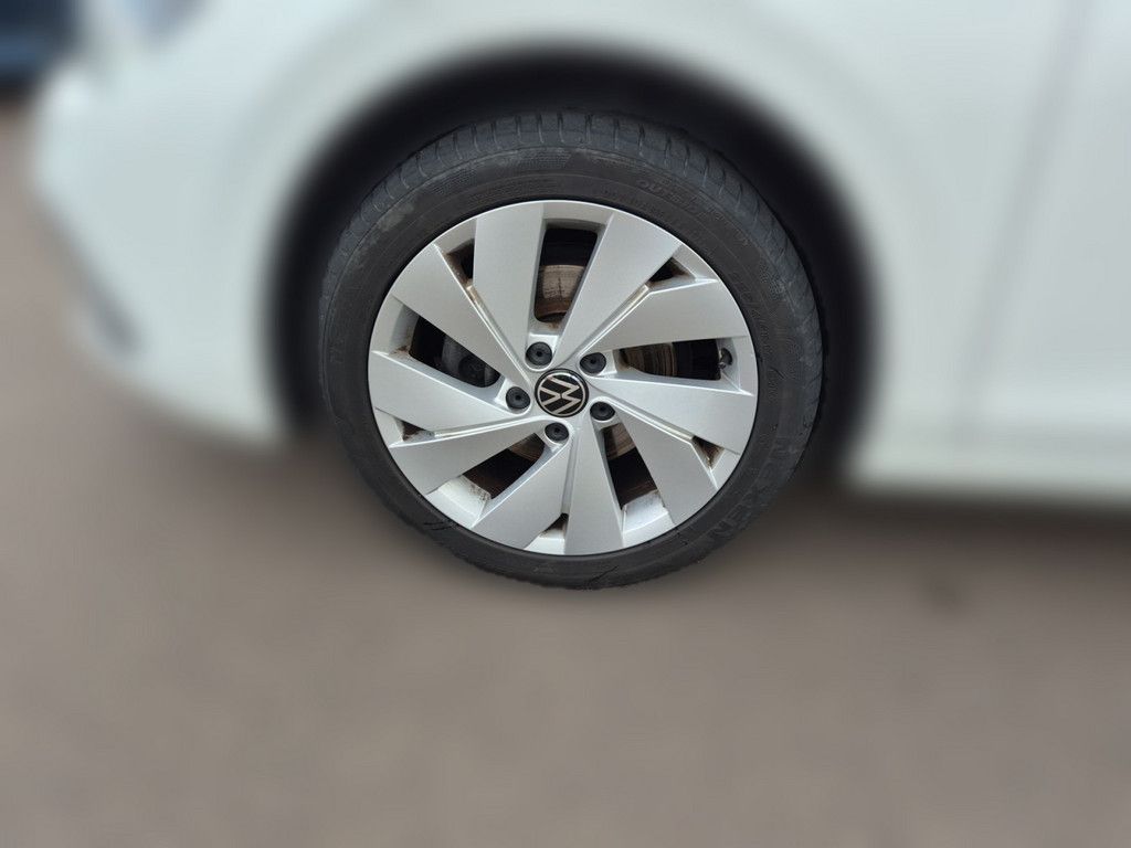 Golf VIII Variant 1.5 eTSI Style *DSG*AHK*LED*NA