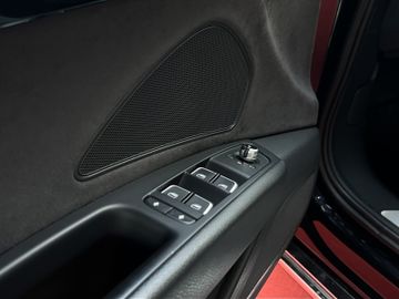 Audi A8 - 12