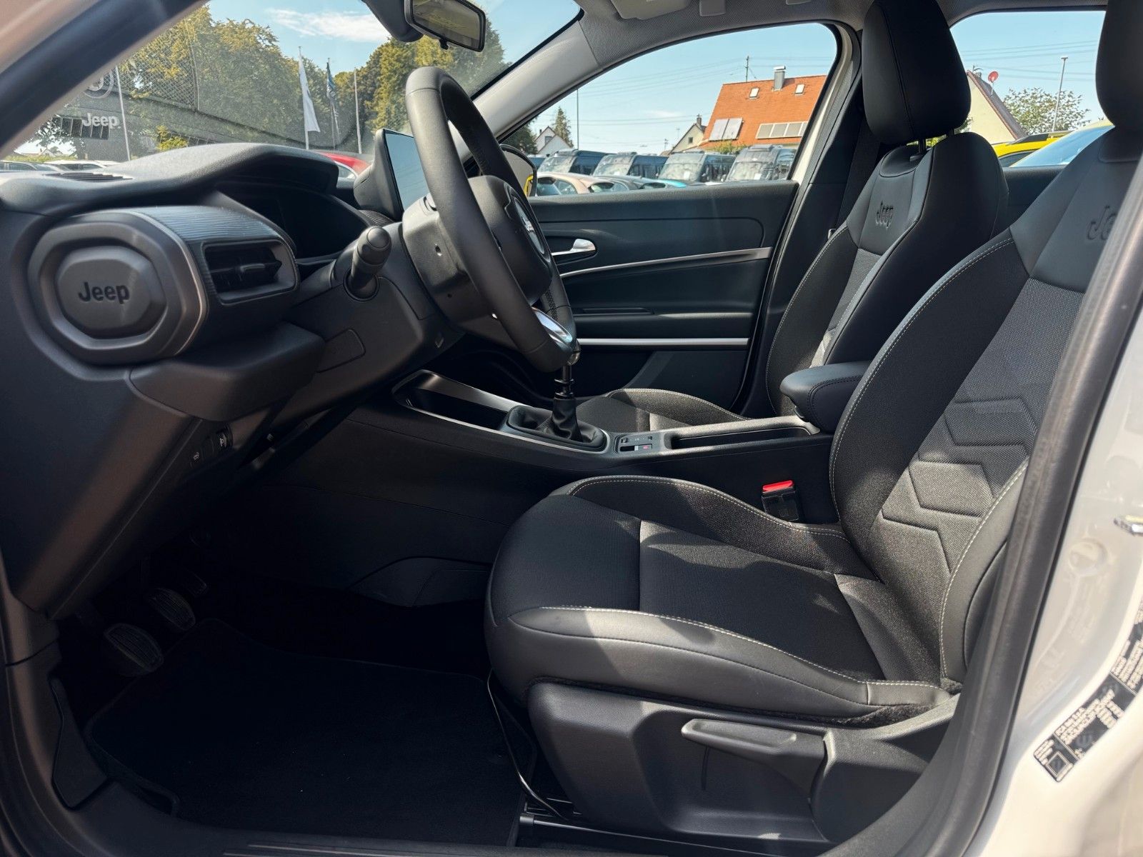 Fahrzeugabbildung Jeep Avenger 1.2 Altitude Navi Kamera El. Heckklappe
