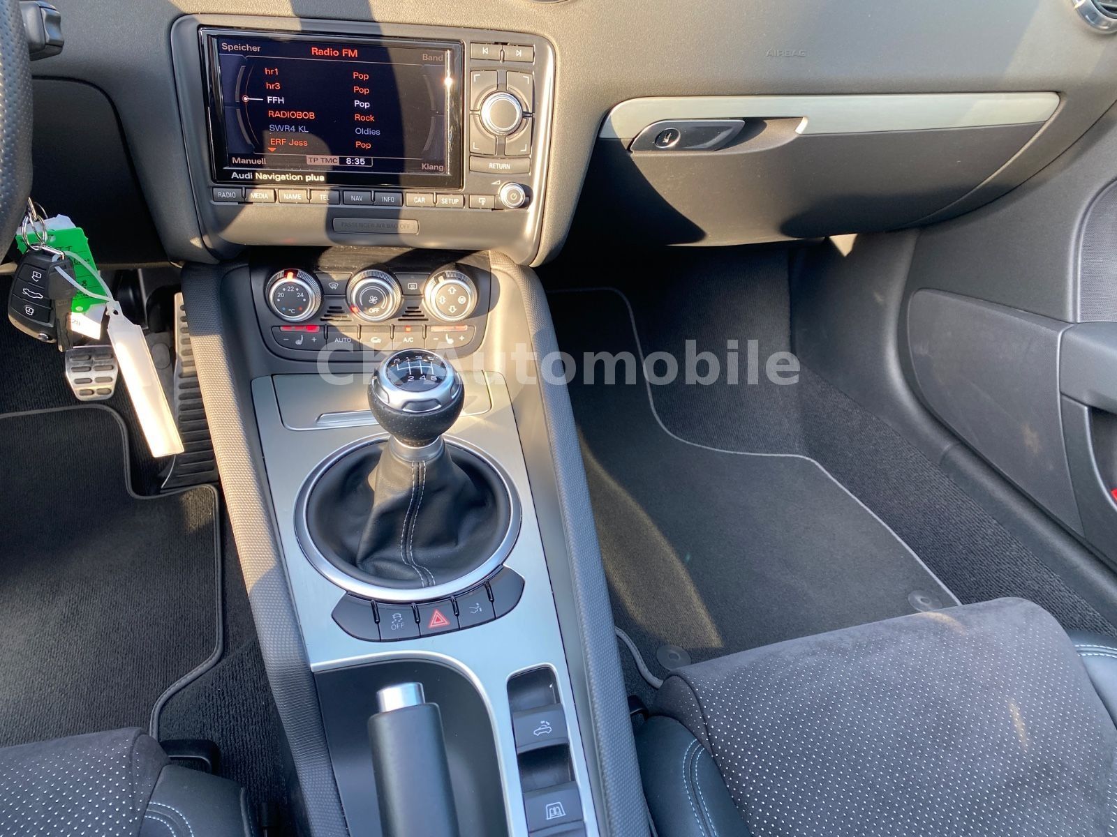 Fahrzeugabbildung Audi TT 1.8 TFSI Roadster S-Line/Navi/Bi-Xenon/PDC