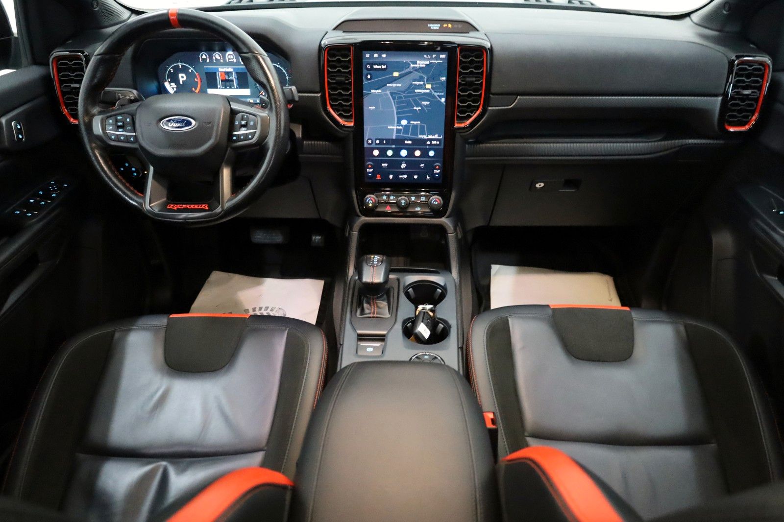 Fahrzeugabbildung Ford Raptor e-4WD,Rollo el,AHK, ATM !! Garantie07/28