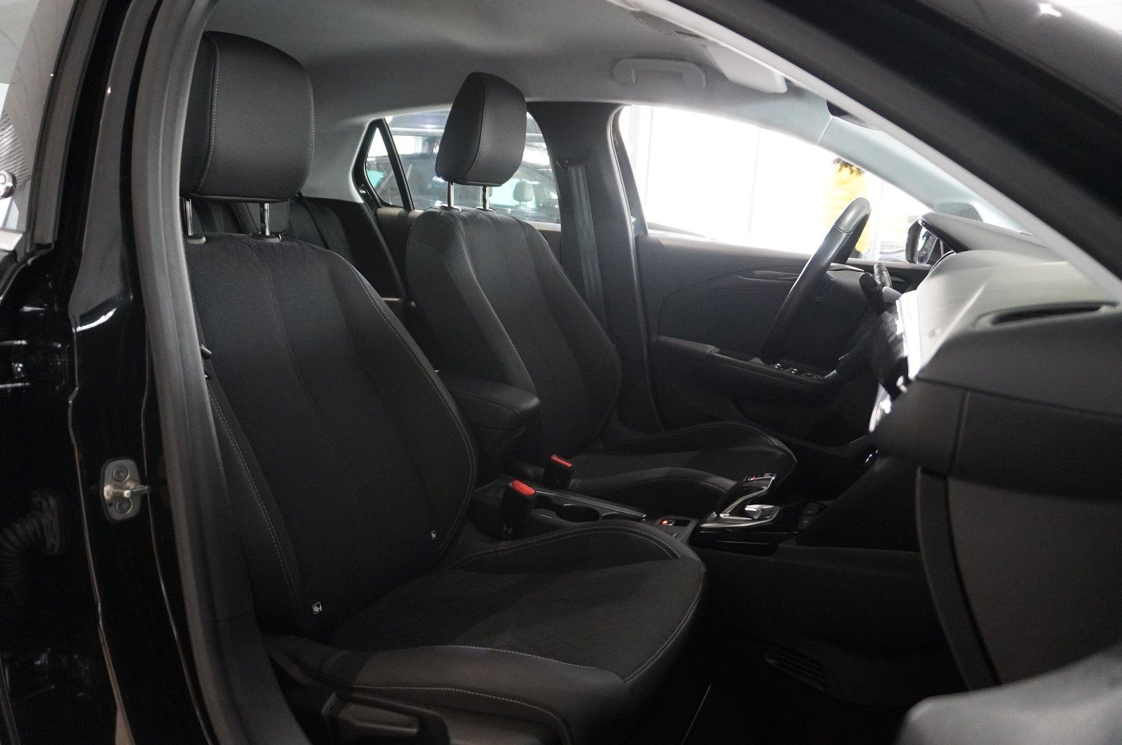 Fahrzeugabbildung Opel Corsa-e  ELEGANCE SHZ|16"ALU|PDC|SHZ|KAMERA