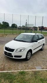 Skoda Fabia Combi Cool Edition AHK Klima Tüv 4/28 - Skoda Fabia aus 2009: Combi