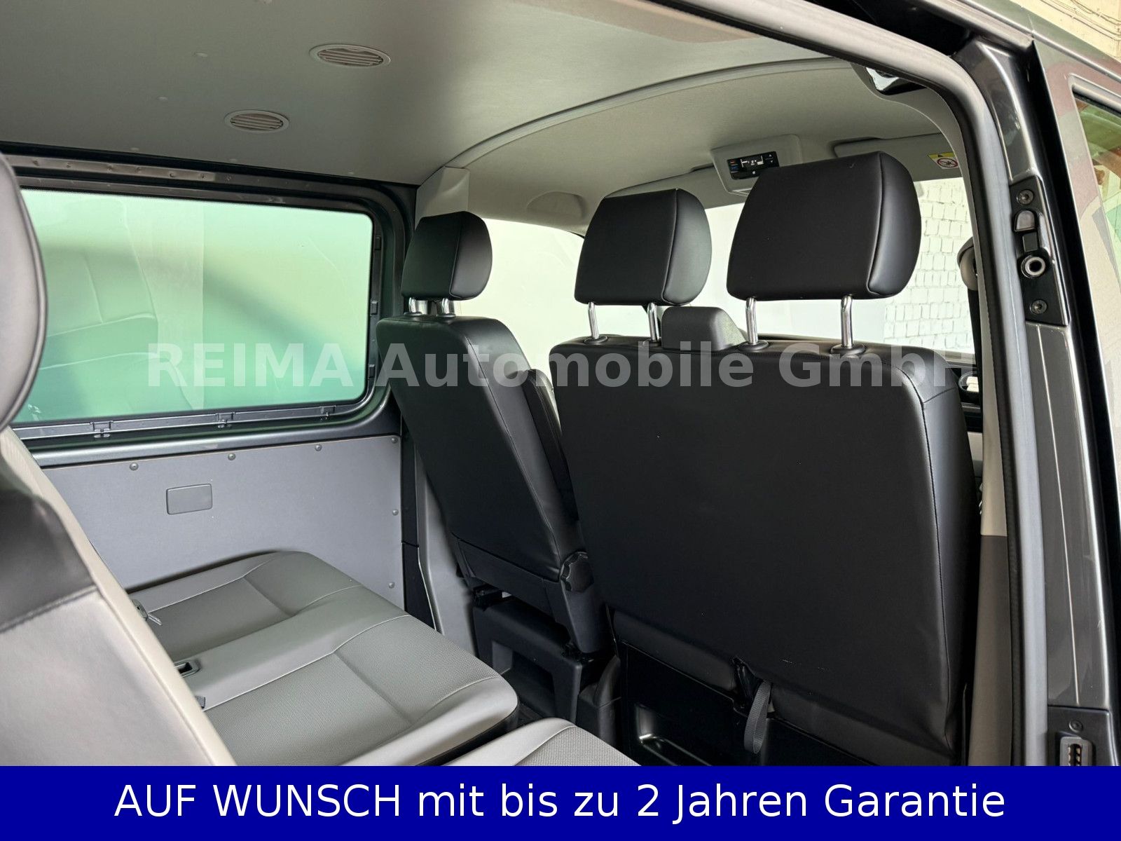Fahrzeugabbildung Volkswagen T6.1 Bus 2,0 Diesel L 2, 9 Sitzer, Automatik