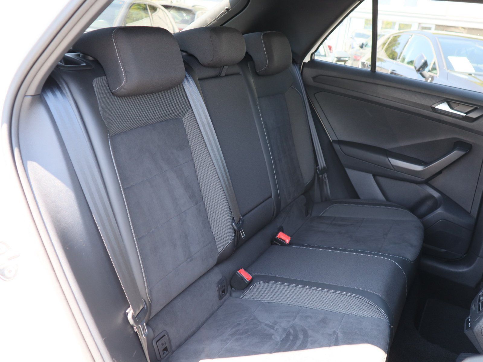 Volkswagen T-Roc - Bild 4