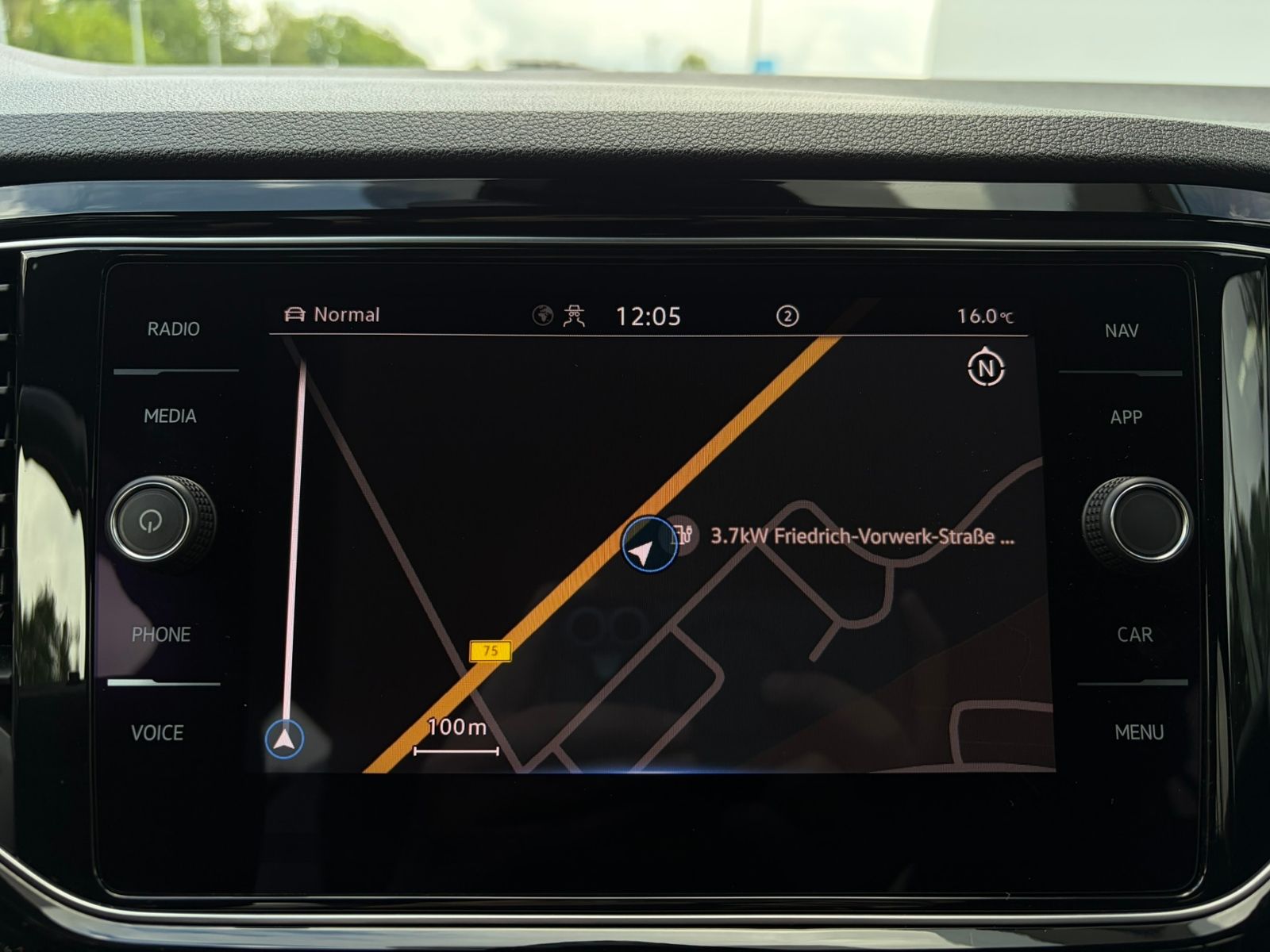 Fahrzeugabbildung Volkswagen T-Roc Sport 1.5 TSI DSG *BlackStyle,LED,ACC,Navi