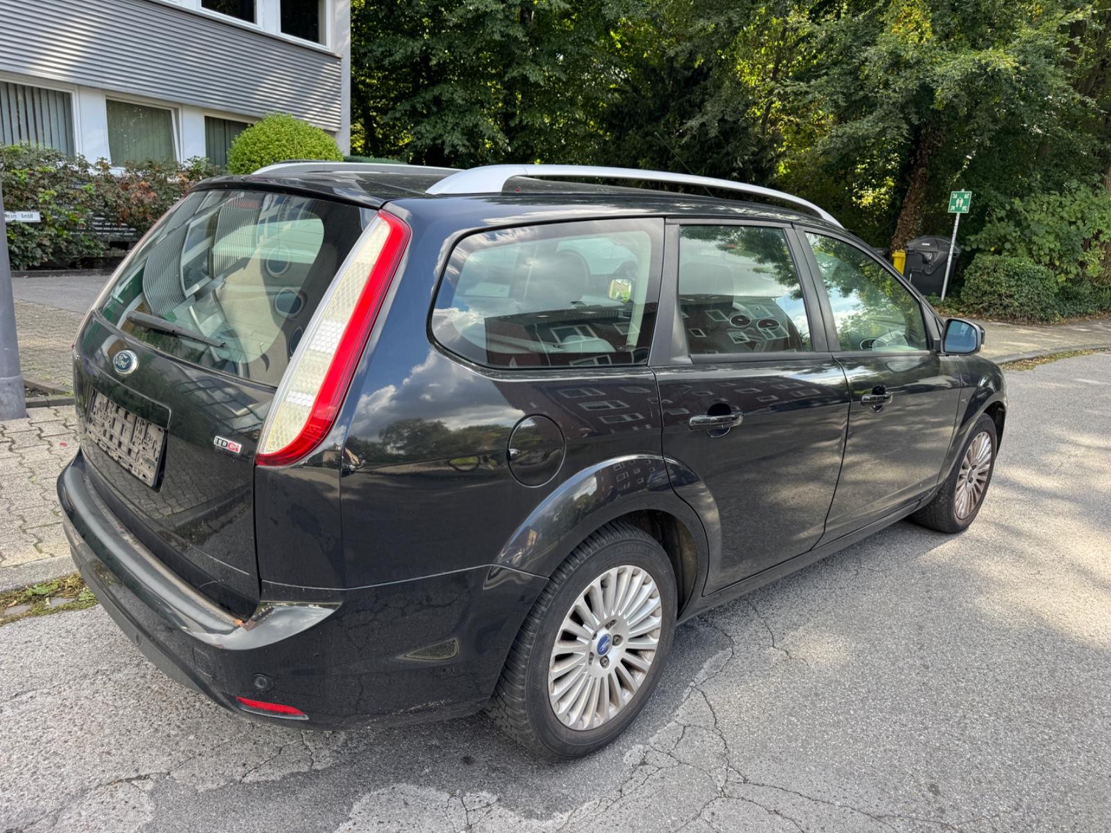 Ford Focus 2010 — photo 5
