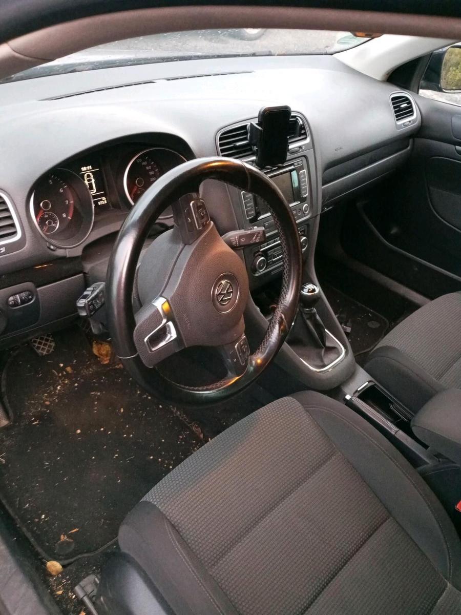 Volkswagen Golf 2011 — engine 160 HP (118kW)