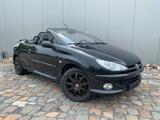 Peugeot 206 CC Sport 110 Night Black ALLWETTER KLIMA ALU - Peugeot 206 mit Benzin-Antrieb: Cabrio