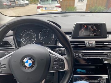 BMW 218 - 6