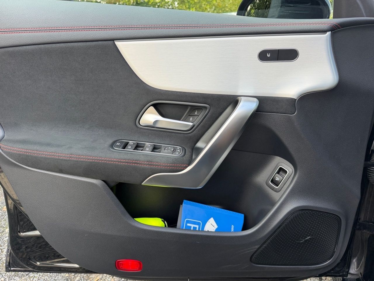 Fahrzeugabbildung Mercedes-Benz CLA 200 SB AMG AHK Night Multibeam KeylessGo
