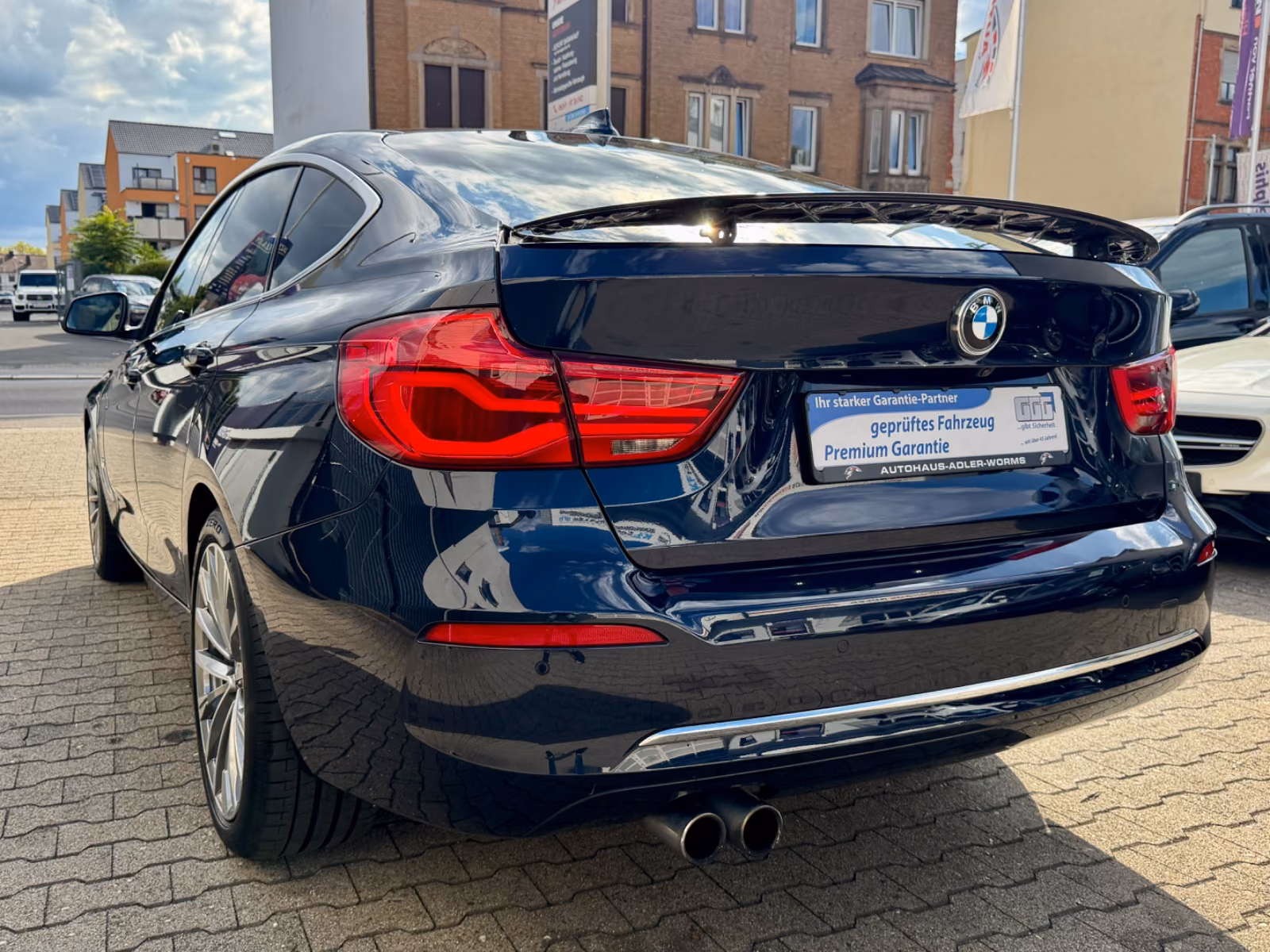BMW 330i xDrive GranTurismo Luxury-Line*1HD*PANO*KAM