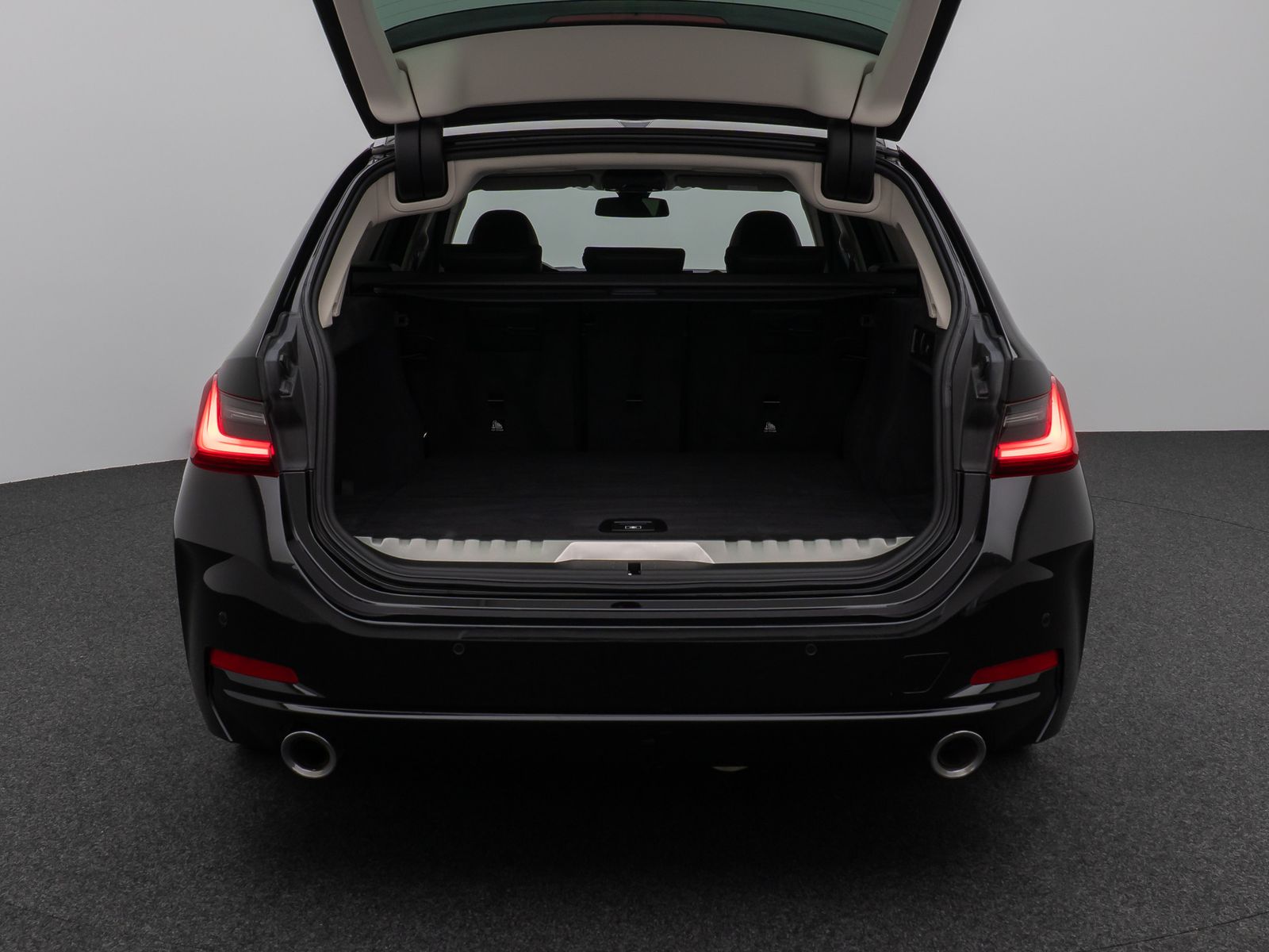 Fahrzeugabbildung BMW 320e Kamera HUD DAB H/K AHK Stop&Go Sport LED