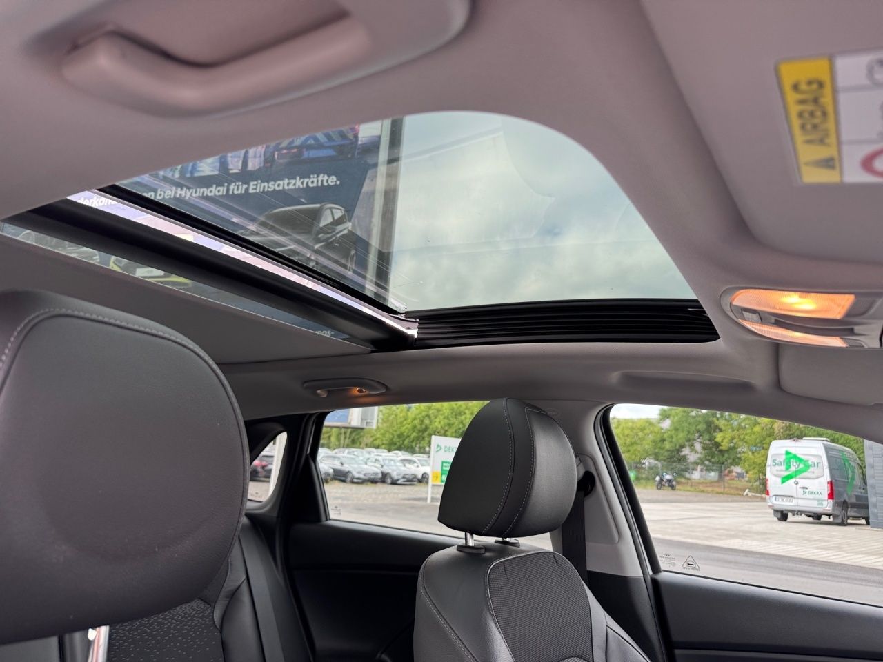 Fahrzeugabbildung Hyundai i30 1.4 DCT PREMIUM PANO*ACC*LED*NAVI*KAM*LHZ*SH