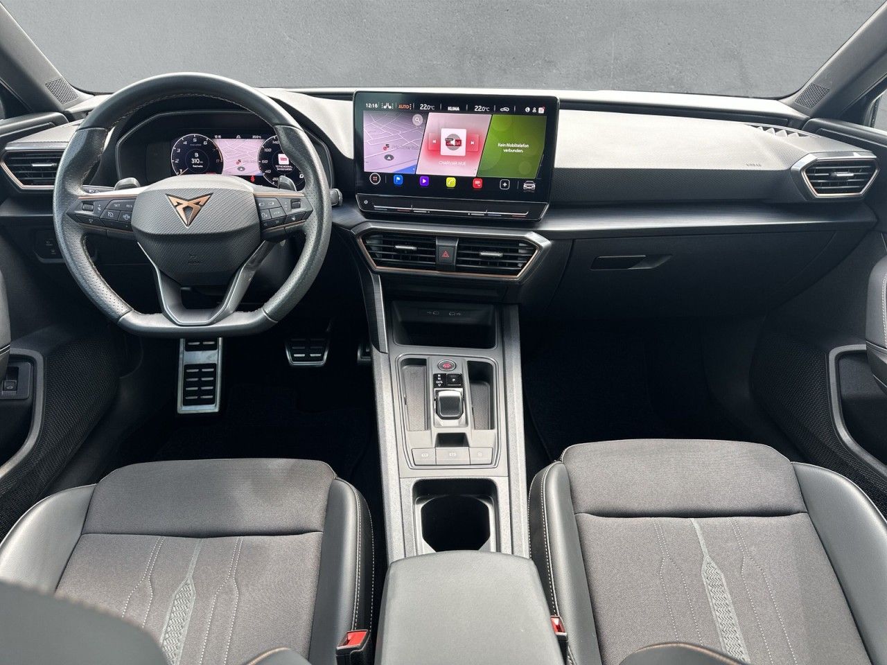 Fahrzeugabbildung CUPRA Leon VZ Sportstourer 2.0 TSI 245 PS DSG - mit KI generiert/bearbeitet