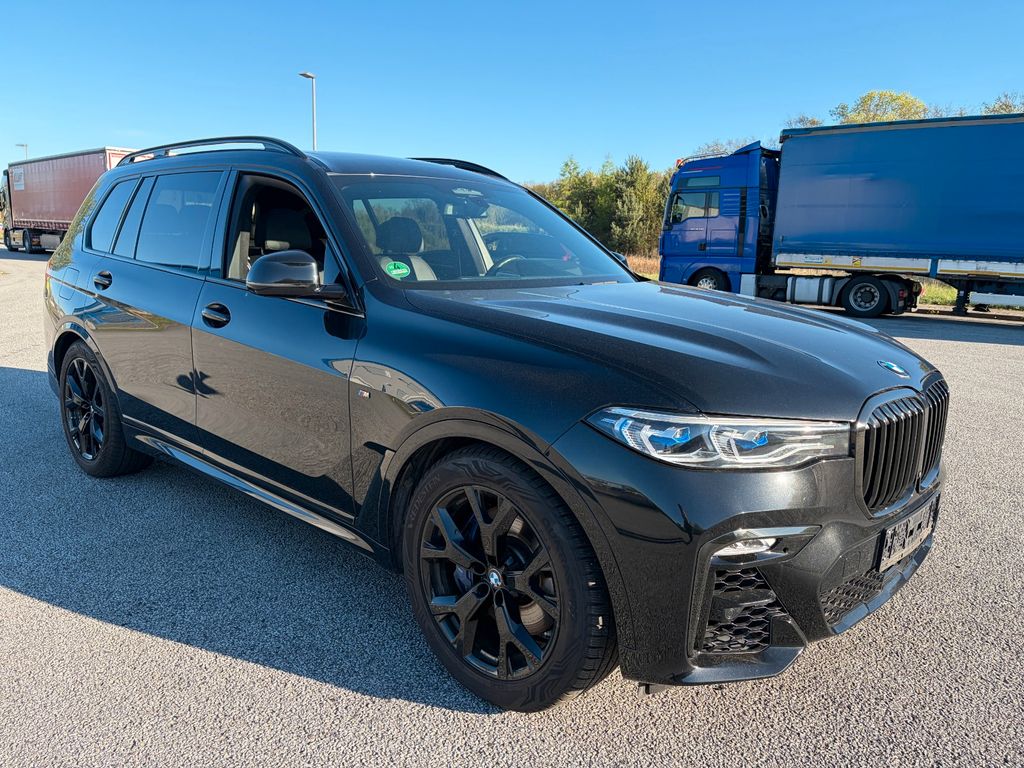 Image of BMW X7