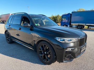 BMW X7 M50 - 1