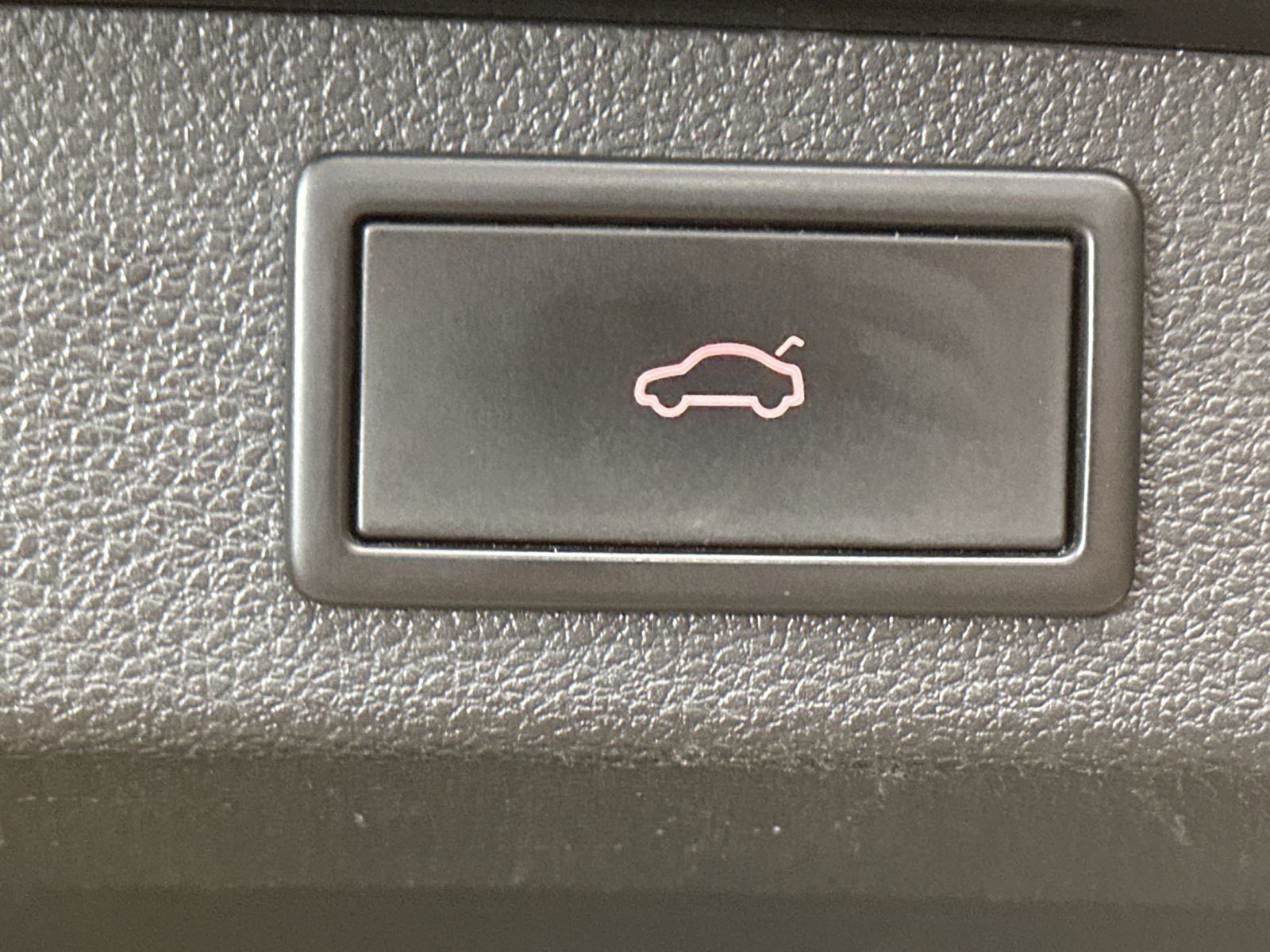 Fahrzeugabbildung SKODA Kodiaq 2.0 TDI DSG Clever NAV+LED+360°+VCOCK+AHK