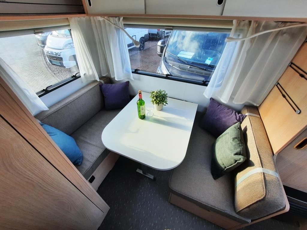 Fahrzeug Übersicht 8 Fahrzeugabbildung Adria Aviva 400 PS 1.Hand/sehr gepflegt