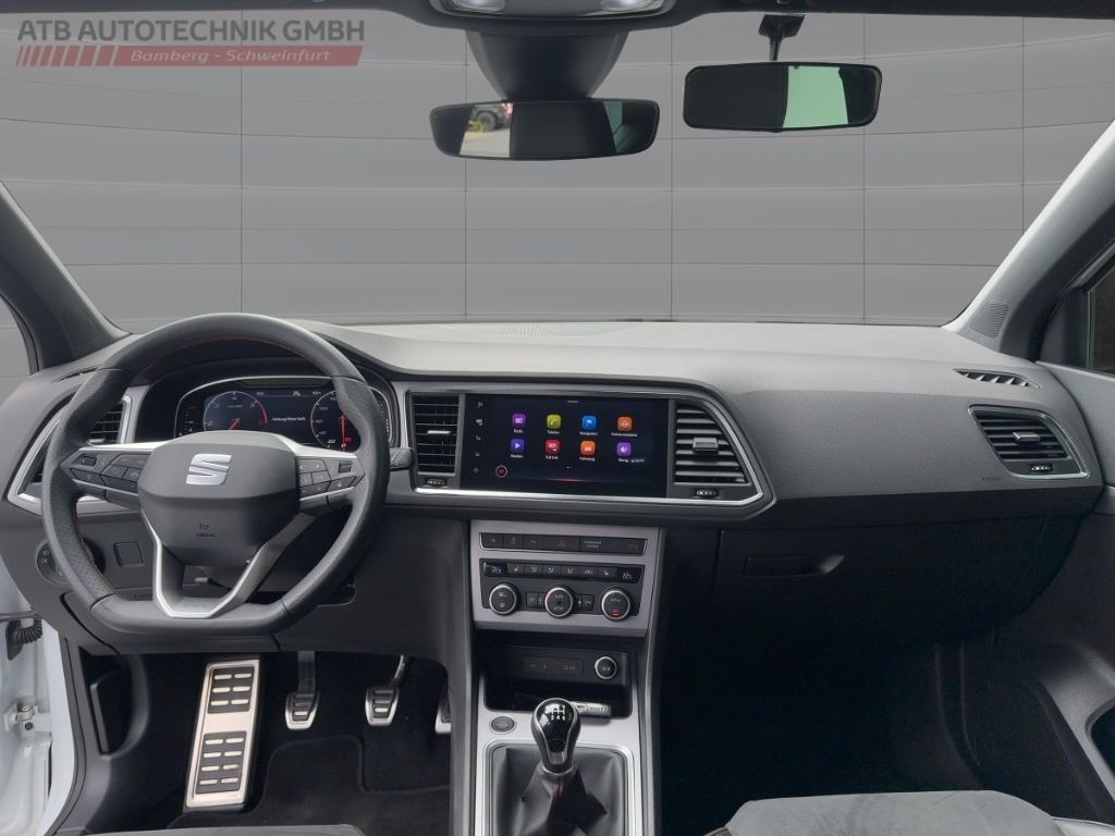 Fahrzeugabbildung SEAT Ateca FR, ACC, AHK, SHZ, RFK, PDC, NAVI, Apple C