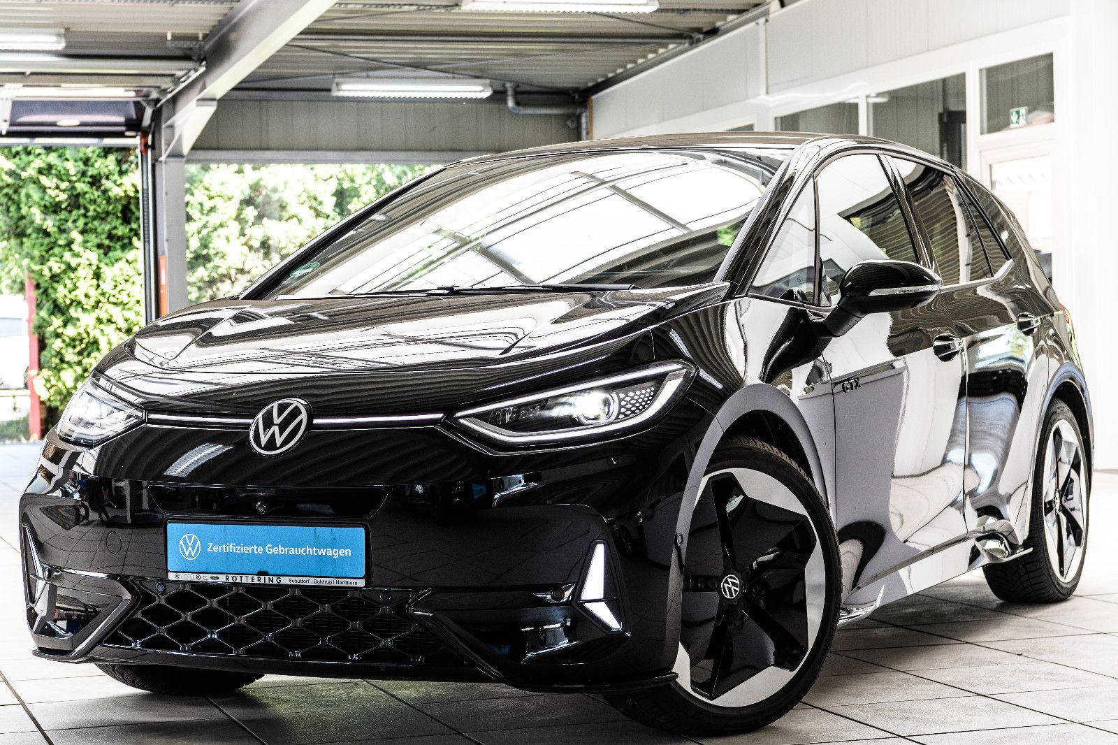 Fahrzeugabbildung Volkswagen ID.3 GTX IQ-LIGHT+AHK+PANO+360°-KAM+NAV+WÄRMEP.