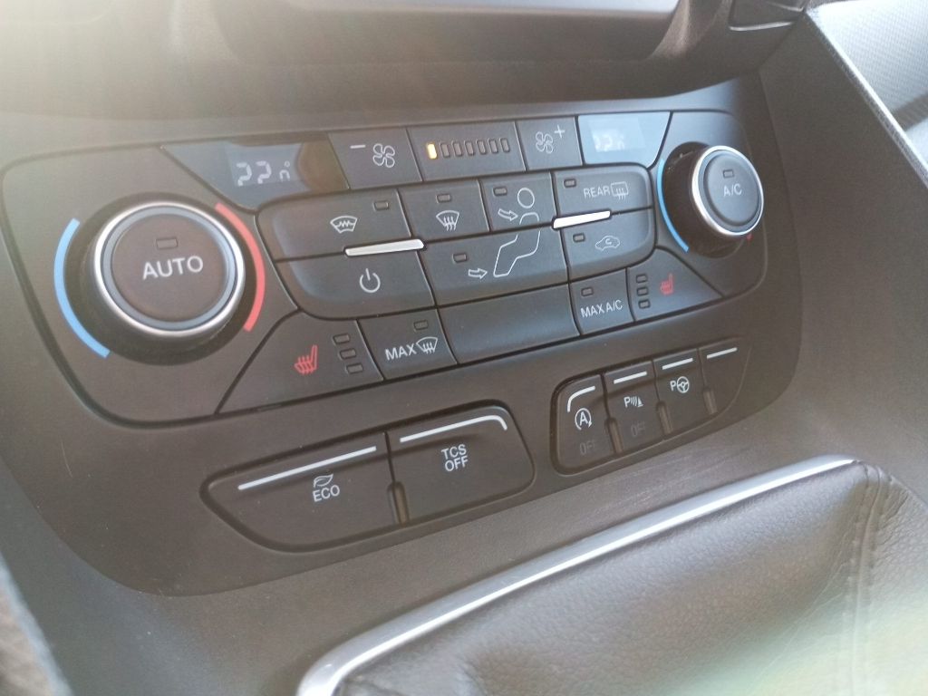 Fahrzeugabbildung Ford Grand Tourneo Connect 1.5 TDCI Titanium 7-Sitzer