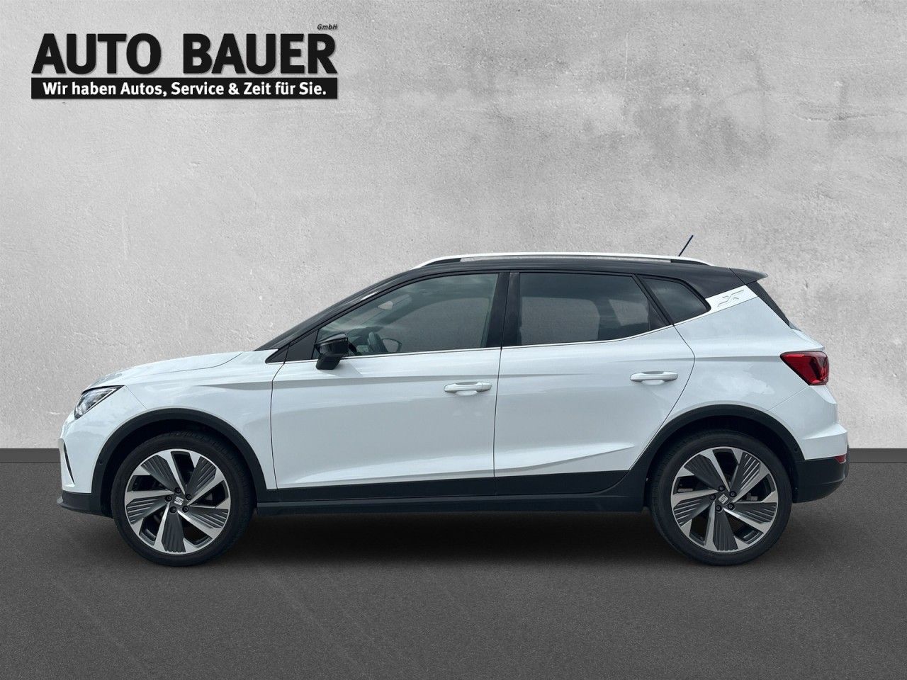 Fahrzeugabbildung SEAT Arona FR 1.0TSI 110PS 6-Gang*Navi*Cam* - mit KI generiert/bearbeitet