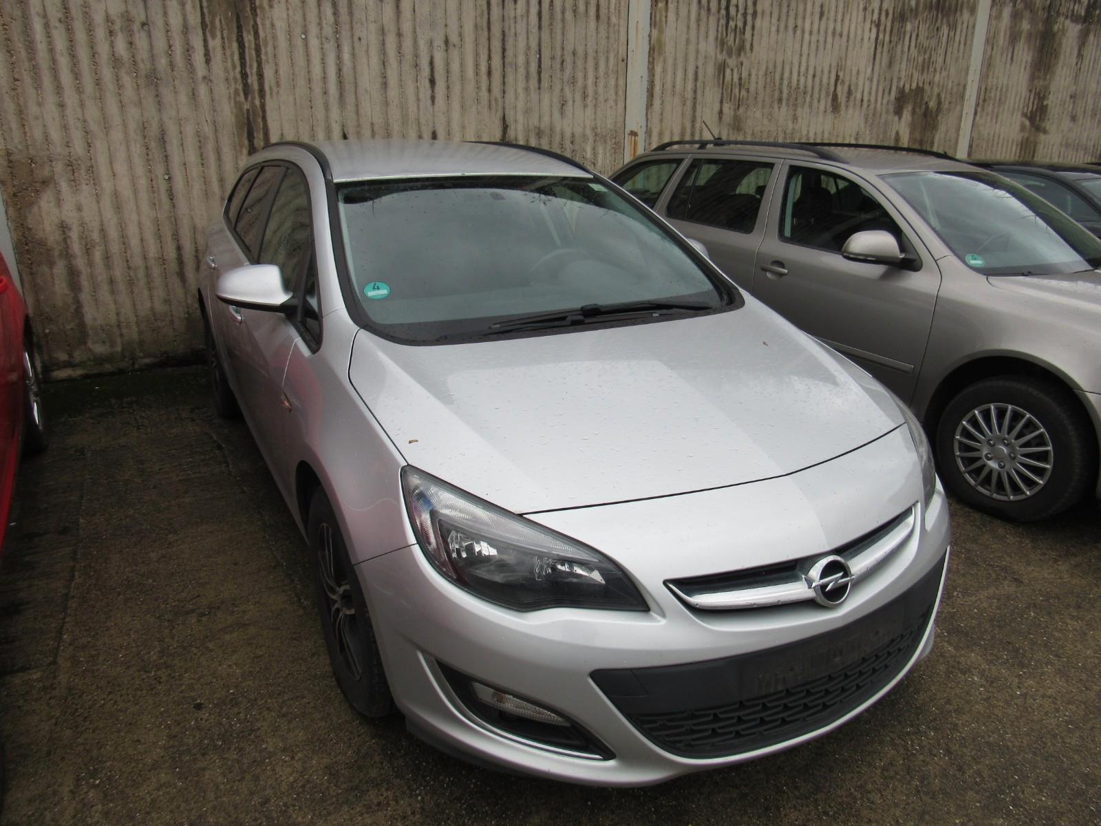 Opel Astra J Sports Tourer Edition,ALU,KLIMA.