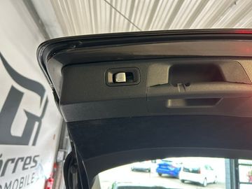 Mercedes E 220 - 12