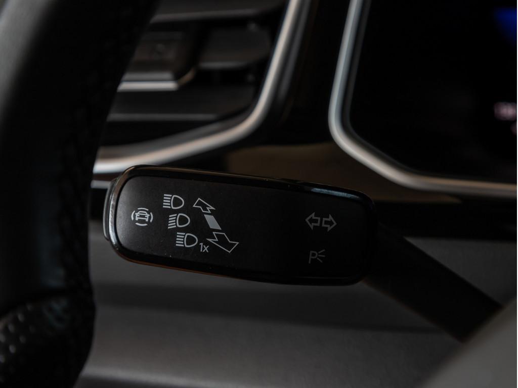 Volkswagen T-Roc 1.0 TSI R-Line SHZ ACC MATRIX-LED FACEL., миниатюра 18